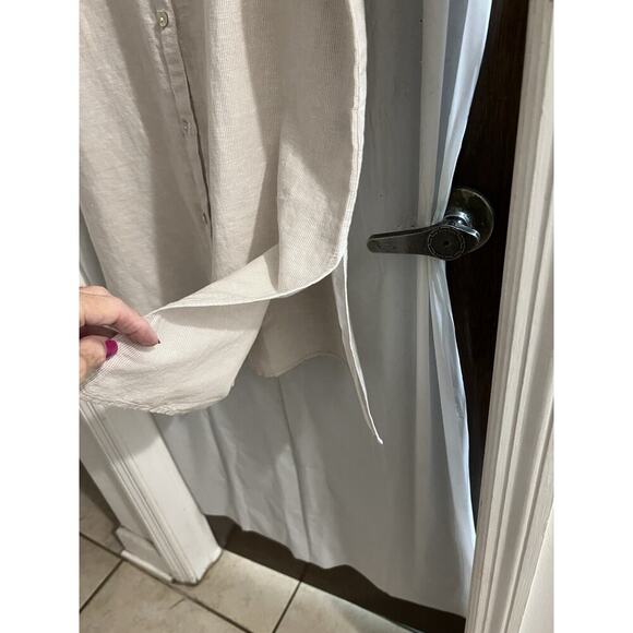 Tahari Tan White Micro Striped Linen Blend Button Up Tunic Top Sz M Side Slits - Picture 4 of 6